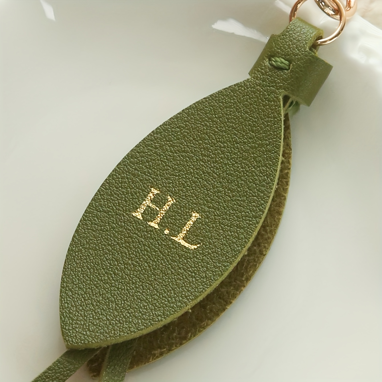 Personalisierter Leder-Tulpen- – Monogram Keychain Leather Bewertung und Preis